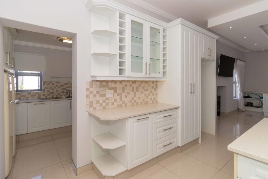 5 Bedroom Property for Sale in Val De Vie Estate Western Cape